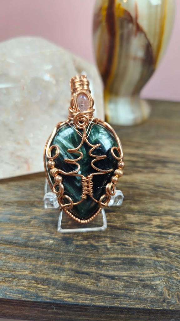 Saraphinite Holiday Tree