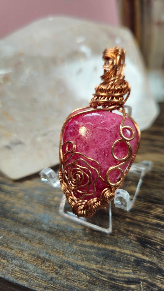 Dolly Pendant