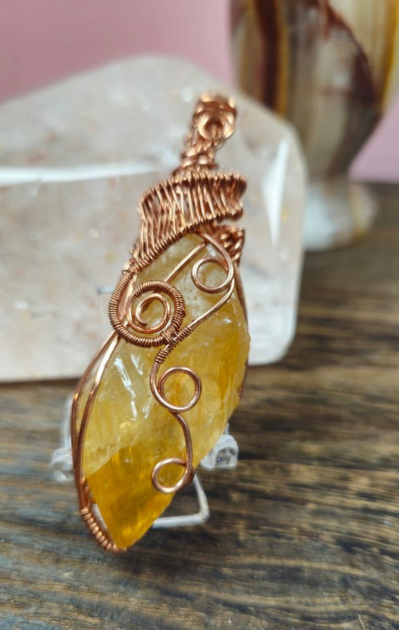 Raw Amber Calcite Free Style