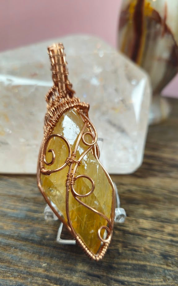 Raw Amber Calcite Free Style