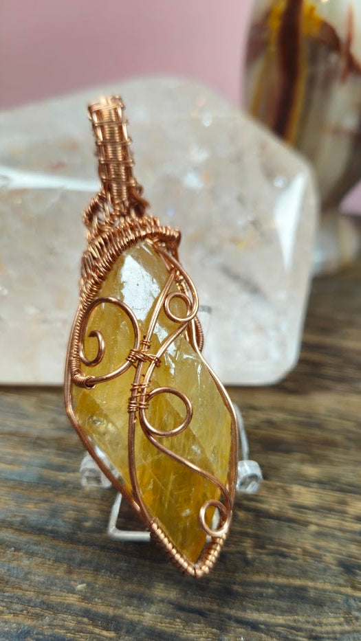 Raw Amber Calcite Free Style